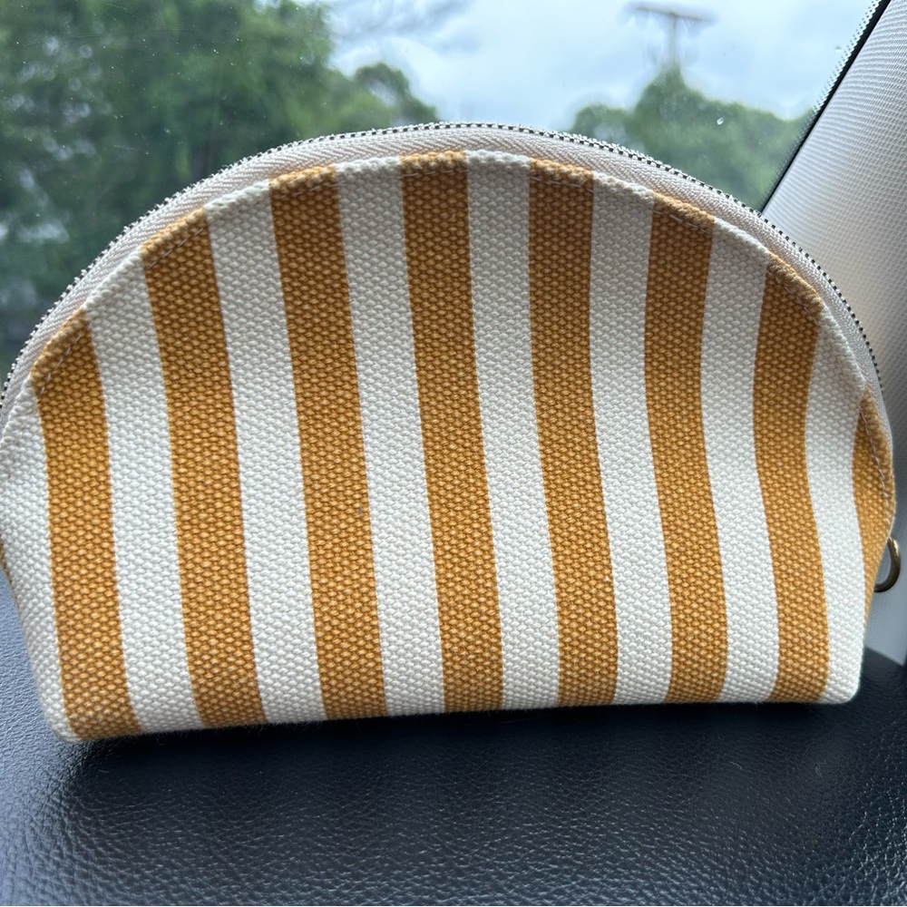 Madewell pouch